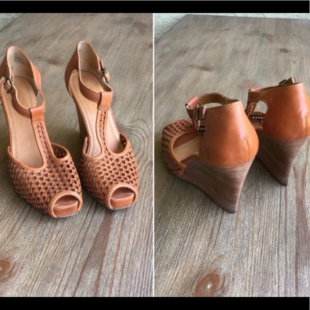 Frye wedges